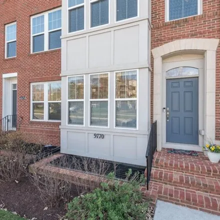 Image 2 - 9770 Fields Road, Gaithersburg, MD 20878, USA - Townhouse for sale