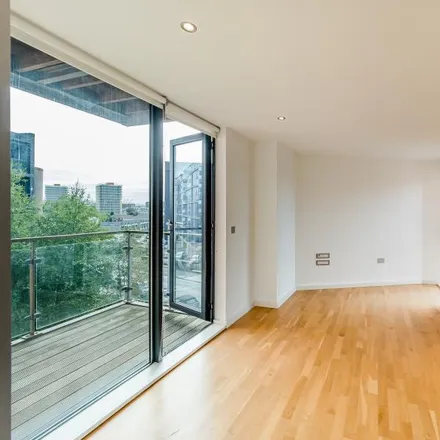 Image 2 - Flint Glass Wharf, 35 Radium Street, Manchester, M4 6AD, United Kingdom - Apartment for rent