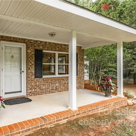 Image 8 - 360 Red Hill Lane, Landrum, Spartanburg County, SC 29356, USA - House for sale