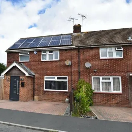 Buy this 3 bed duplex on Grateley Crescent in Havant, PO9 4AU