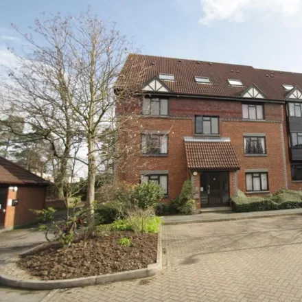 Rent this studio townhouse on Shah Jahan Mosque in Templecombe Mews, Woking
