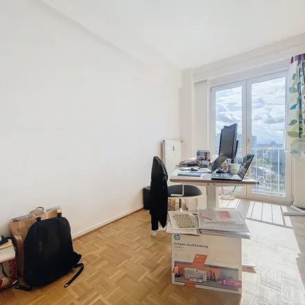 Rent this 3 bed apartment on Avenue des Jardins - Bloemtuinenlaan 52 in 1030 Schaerbeek - Schaarbeek, Belgium