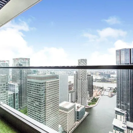 Rent this studio apartment on 52 Marsh Wall in Canary Wharf, London