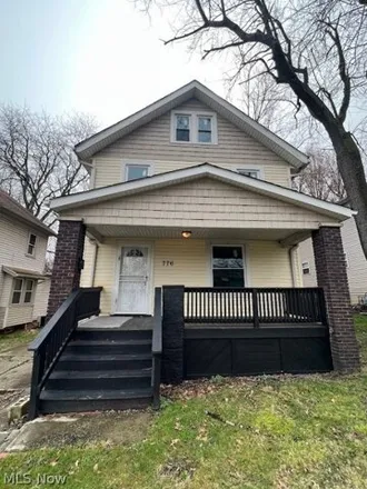 Image 2 - 774 Bellevue Avenue, Akron, OH 44307, USA - House for sale