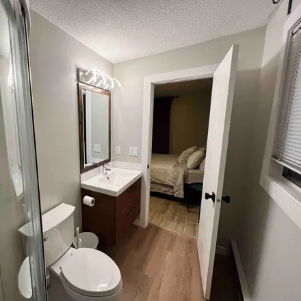 Image 6 - 10611 75 Avenue NW, Edmonton, AB T6G 0J9, Canada - Apartment for rent