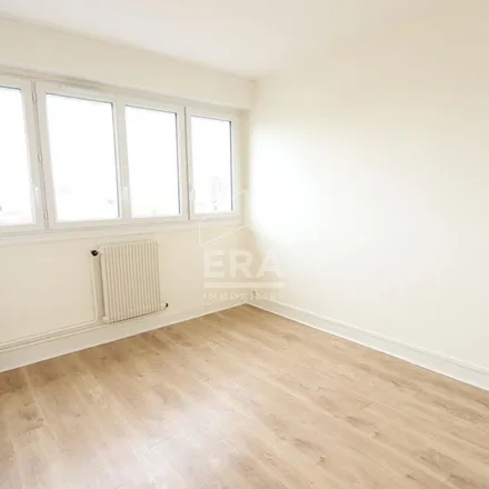 Rent this 3 bed apartment on 45B Rue du Ballon in 45650 Saint-Jean-le-Blanc, France