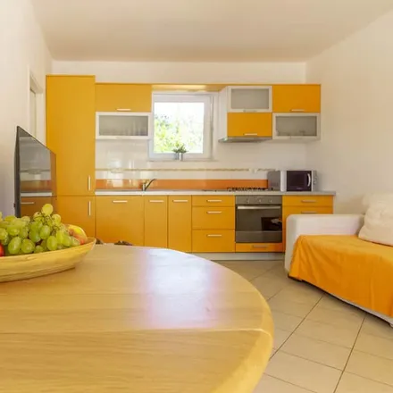 Image 2 - Pula, Grad Pula, Istria County, Croatia - House for rent