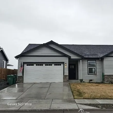 Buy this 3 bed house on 5472 Shalynn Drive in Klamath Falls, OR 97603