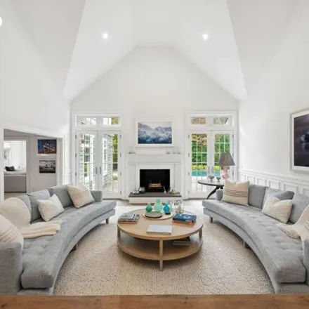Buy this 5 bed house on 18 Fosters Path in Northwest Harbor, East Hampton