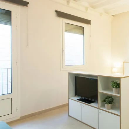 Rent this 1 bed apartment on Carrer dels Enamorats in 1, 08013 Barcelona