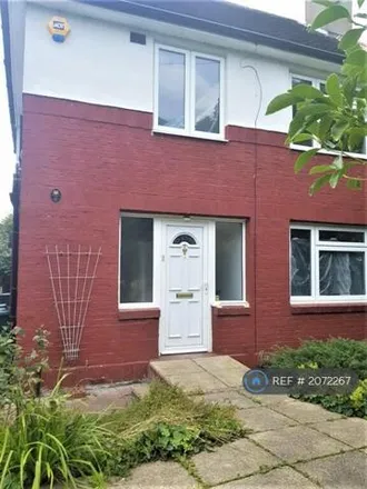 Rent this 3 bed duplex on Milespit Hill in London, NW7 2PL