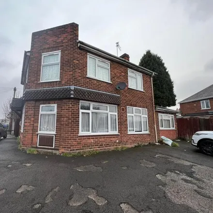 Rent this 4 bed room on Il Michaelangelo in High Street, Dudley Fields