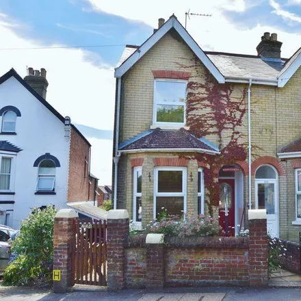 Rent this 2 bed duplex on 162 in 164 Park Road, Cowes