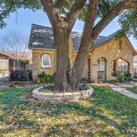Rent this 3 bed house on 3213 Wabash Avenue in Fort Worth, TX 76109