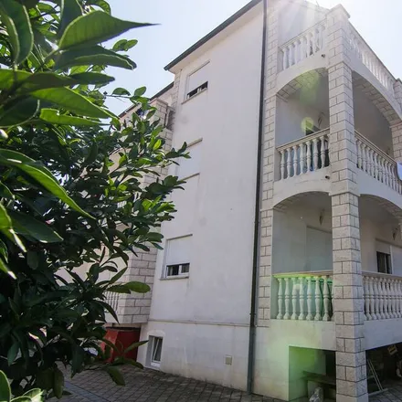 Rent this 1 bed apartment on 21223 Okrug Gornji