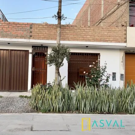 Buy this 3 bed house on unnamed road in San Martín de Porres, Lima Metropolitan Area 15108