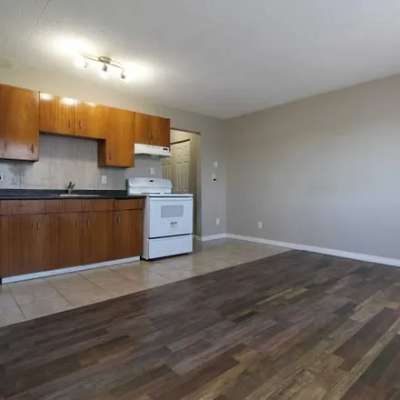 Image 3 - Grace Manor, 10634 113 Street NW, Edmonton, AB T5K 2W9, Canada - Apartment for rent