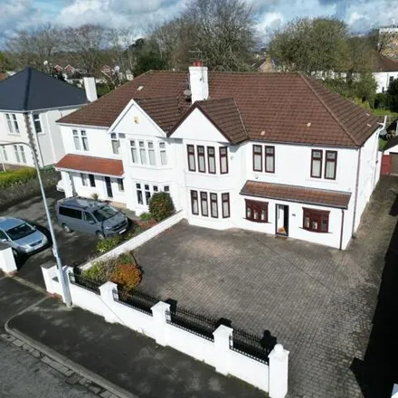 Rent this 6 bed duplex on 146 Pencisely Road in Cardiff, CF5 1DP