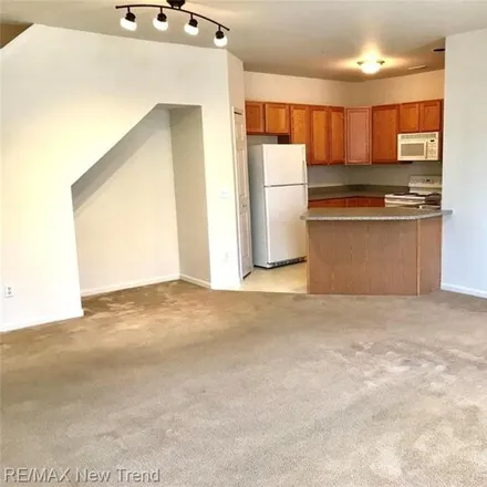 Image 3 - 10299 West Midway Court, Commerce Charter Township, MI 48390, USA - House for rent