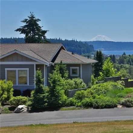 Buy this 3 bed house on 2498 Cambridge Court in Island County, WA 98260