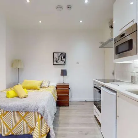 Rent this 1 bed apartment on 162 Portnall Road in Kensal Town, London