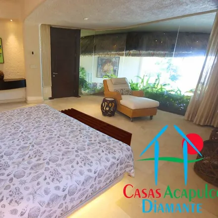 Buy this 5 bed house on Circuito Paseo del Atardecer in La Cima, 39300 Acapulco