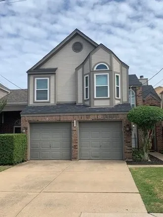 Rent this 3 bed house on 2937 North Bend Drive in Dallas, TX 75229