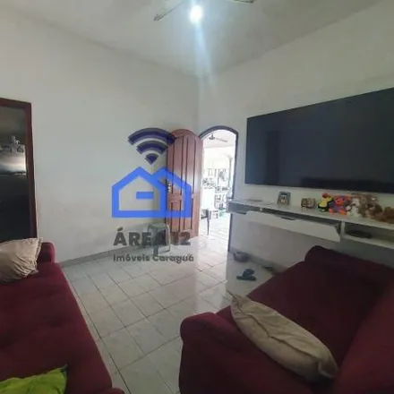 Buy this 3 bed house on Rua Ostiano Sandeville in Centro, Caraguatatuba - SP