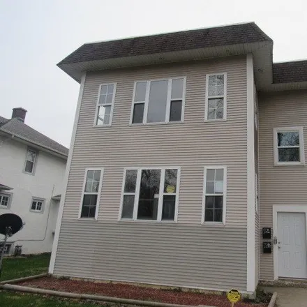 Buy this 4 bed house on 1158 East Maple Street in Kankakee, IL 60901