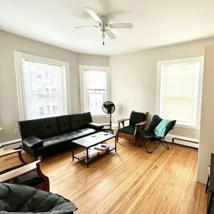 Image 5 - 76 Easton Street, Boston, MA 02134, USA - Apartment for rent