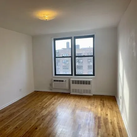 Image 8 - 599 East 7th Street, New York, NY 11218, USA - Apartment for sale