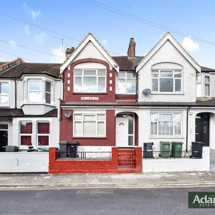 Rent this 4 bed townhouse on Antill Road in Tottenham Hale, London