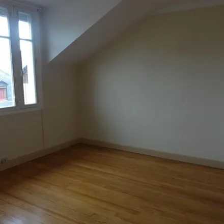 Rent this 2 bed apartment on Hôtel de Ville in Place Eugène Raynaldy, 12000 Rodez