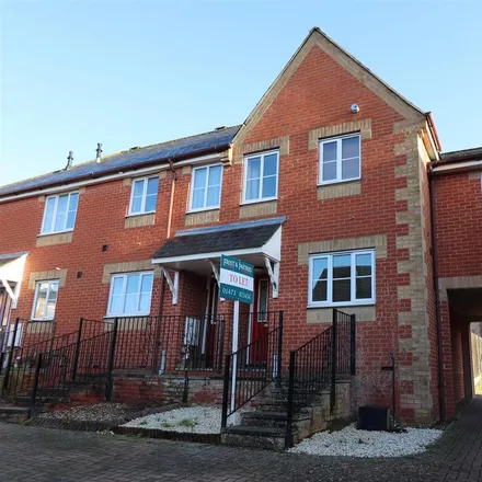 Rent this 2 bed townhouse on unnamed road in Hadleigh, IP7 5RZ