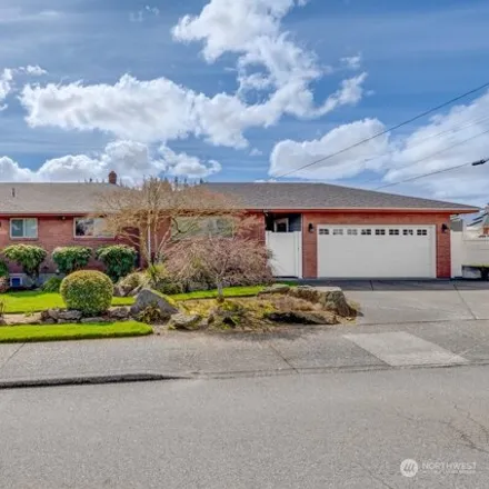 Buy this 3 bed house on 1324 50th Street Southeast in Everett, WA 98203