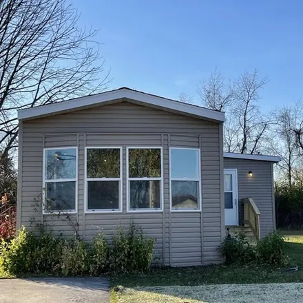 Buy this studio apartment on 239 Blackthorn Rd in Matteson, Illinois