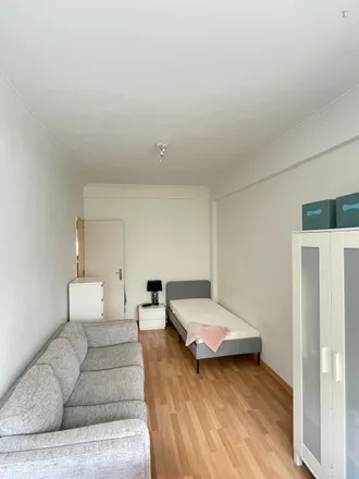 Rent this 3 bed room on Rua Maria Pimentel Montenegro in 1500-249 Lisbon, Portugal