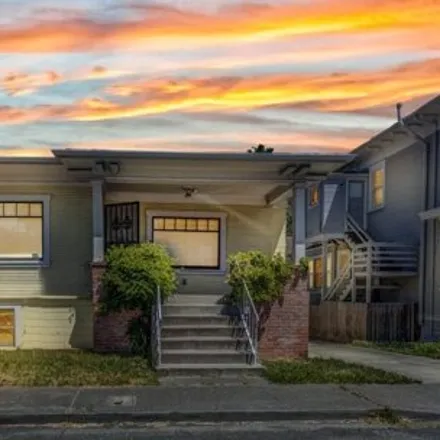 Buy this 2 bed house on York Street in Vallejo, CA 94590