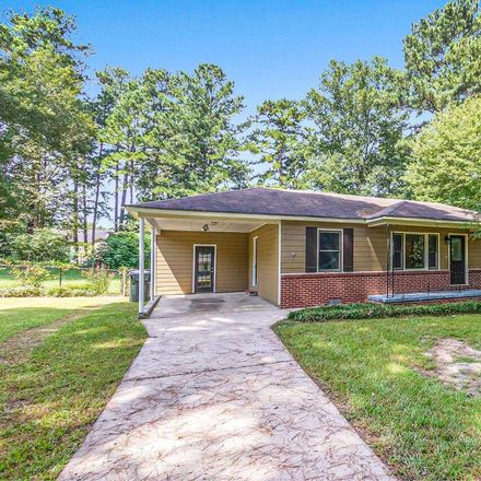 Rent this 3 bed house on Denny Ln in Mableton, GA