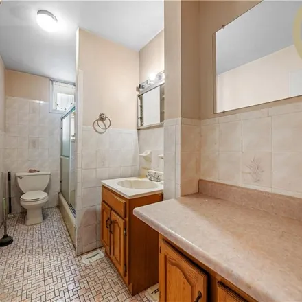 Image 6 - 548 East 96th Street, New York, NY 11212, USA - Townhouse for sale