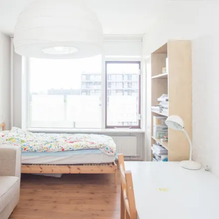 Rent this 5 bed room on Frederik van Eedenplaats 61 in 2902 VB Capelle aan den IJssel, Netherlands