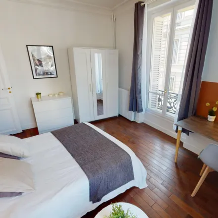 Image 3 - 14 Rue de Tilsitt, 75008 Paris, France - Room for rent