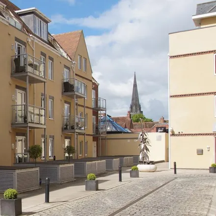 Rent this 2 bed apartment on West Street in Chichester, PO19 1AB