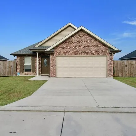 Buy this 3 bed house on 153 Darwen Drive in Raceland, Lafourche Parish