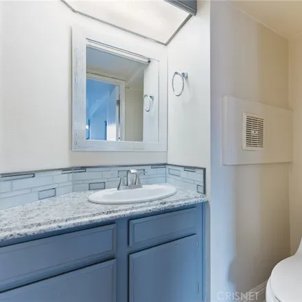 Image 8 - 13825 Beaver Street, Los Angeles, CA 91342, USA - Townhouse for sale