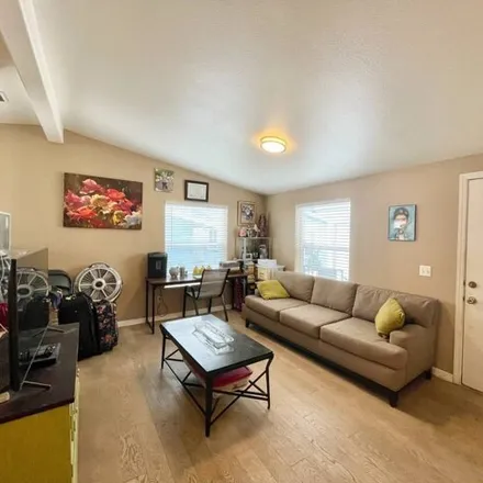 Image 8 - 327 West Wilson Street, Thurin, Costa Mesa, CA 92627, USA - Apartment for sale