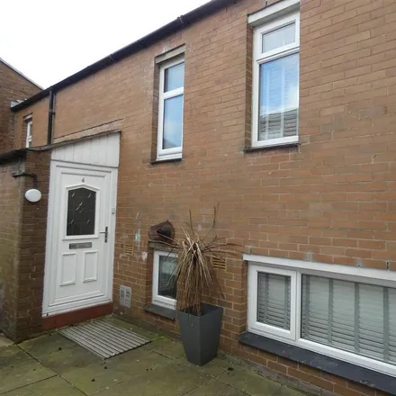 Rent this 3 bed townhouse on New Lane in Royton, OL2 5QG
