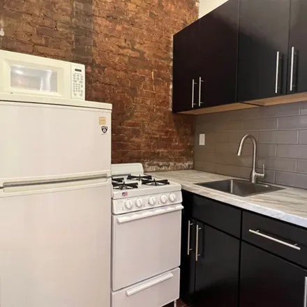 Rent this 1 bed townhouse on 254 West 93rd Street in New York, NY 10025