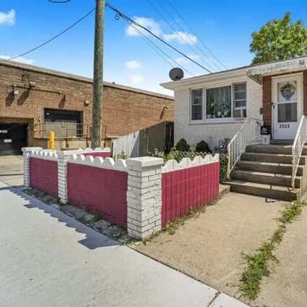 Buy this 2 bed house on 2523 West Foster Avenue in Chicago, IL 60625