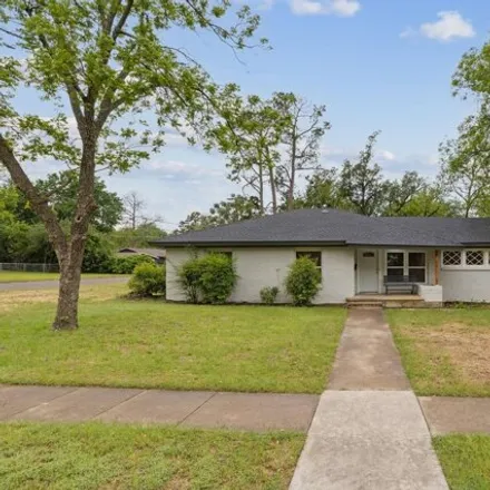 Rent this 4 bed house on 1277 Greenwood Drive in Denton, TX 76209